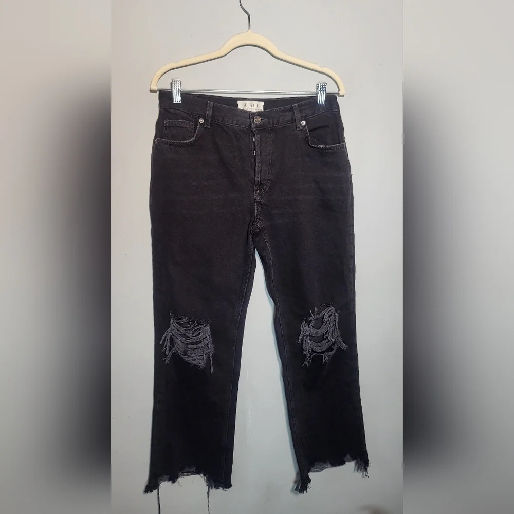 FREE PEOPLE Maggie Mid-Rise Straight Leg Jean Size 27 Destroyed Hem Black Denim